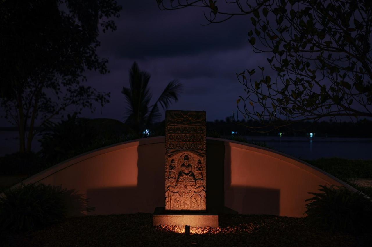 Vismaya Lake Heritage Turavūr エクステリア 写真